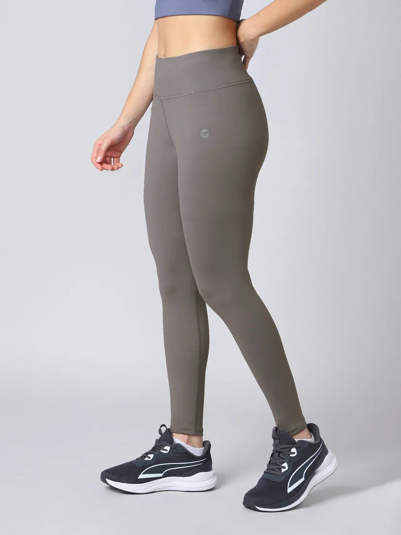 TECHNOSPORTS - Women Solid Slim Fit Tights - Light Grey