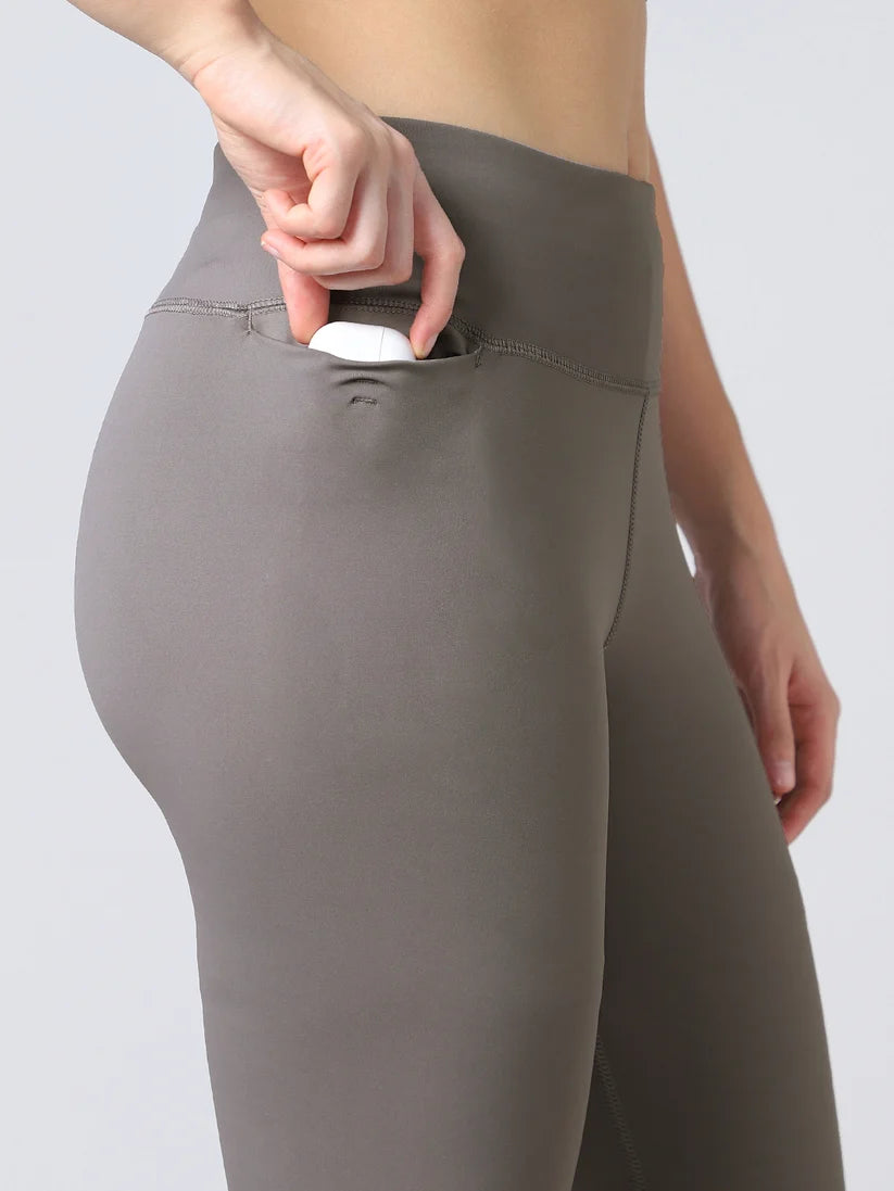 TECHNOSPORTS - Women Solid Slim Fit Tights - Light Grey